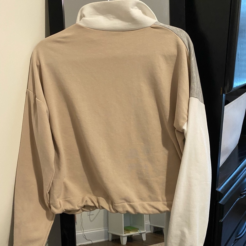 Workout Pullover - Picture 4 of 4